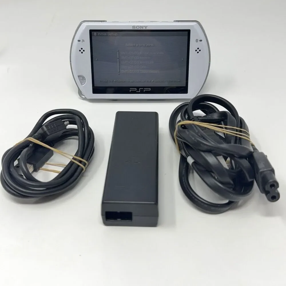 Sony PSP-N1000 PSP Go Piano White Handheld Console Charger Included Tested